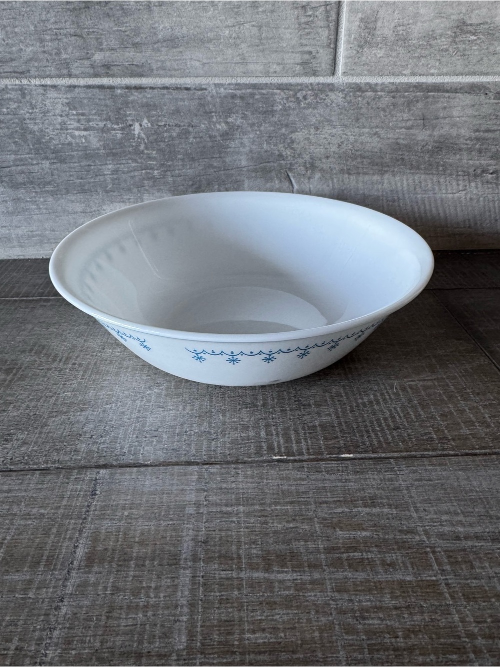 Vintage Corelle Blue Garland Snow1970’s serving bowl 10”X3”
